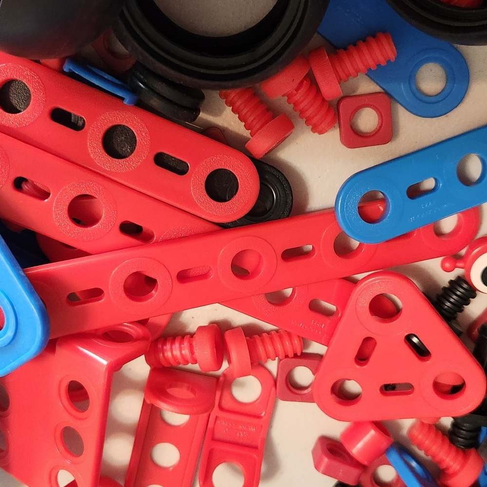 Meccano 2010 Vintage 3 In 1 STEM Build Set - Picture 16 of 16